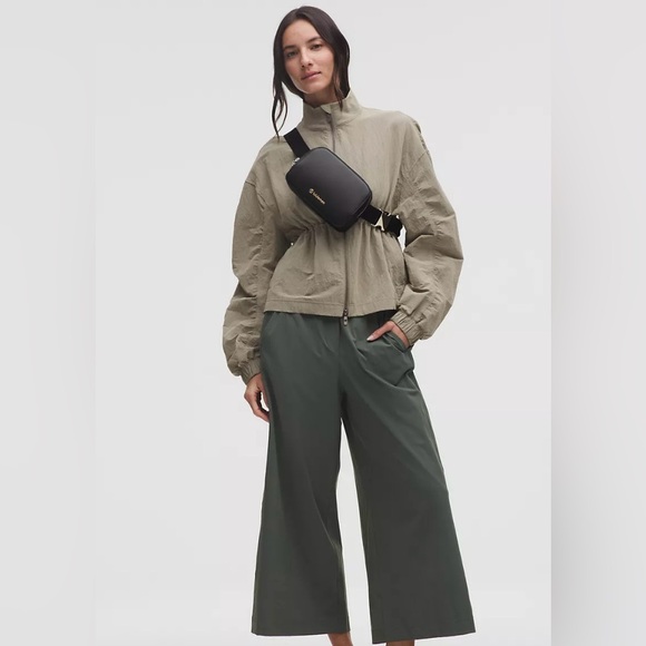 BNWT Lululemon Alternative Leather Black Pouch with Lululemon Storage Bag! - Picture 5 of 10